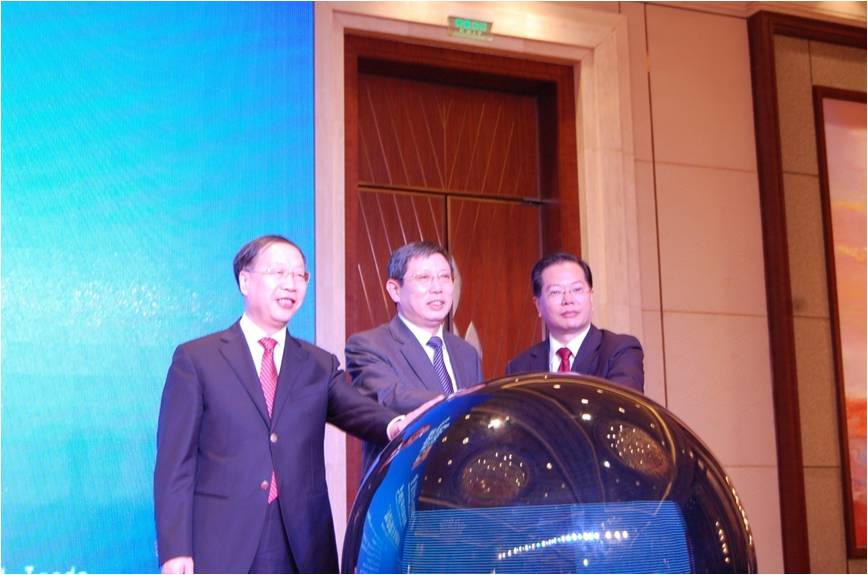 第十五屆中國國際工業博覽會開幕論壇暢談工業發展